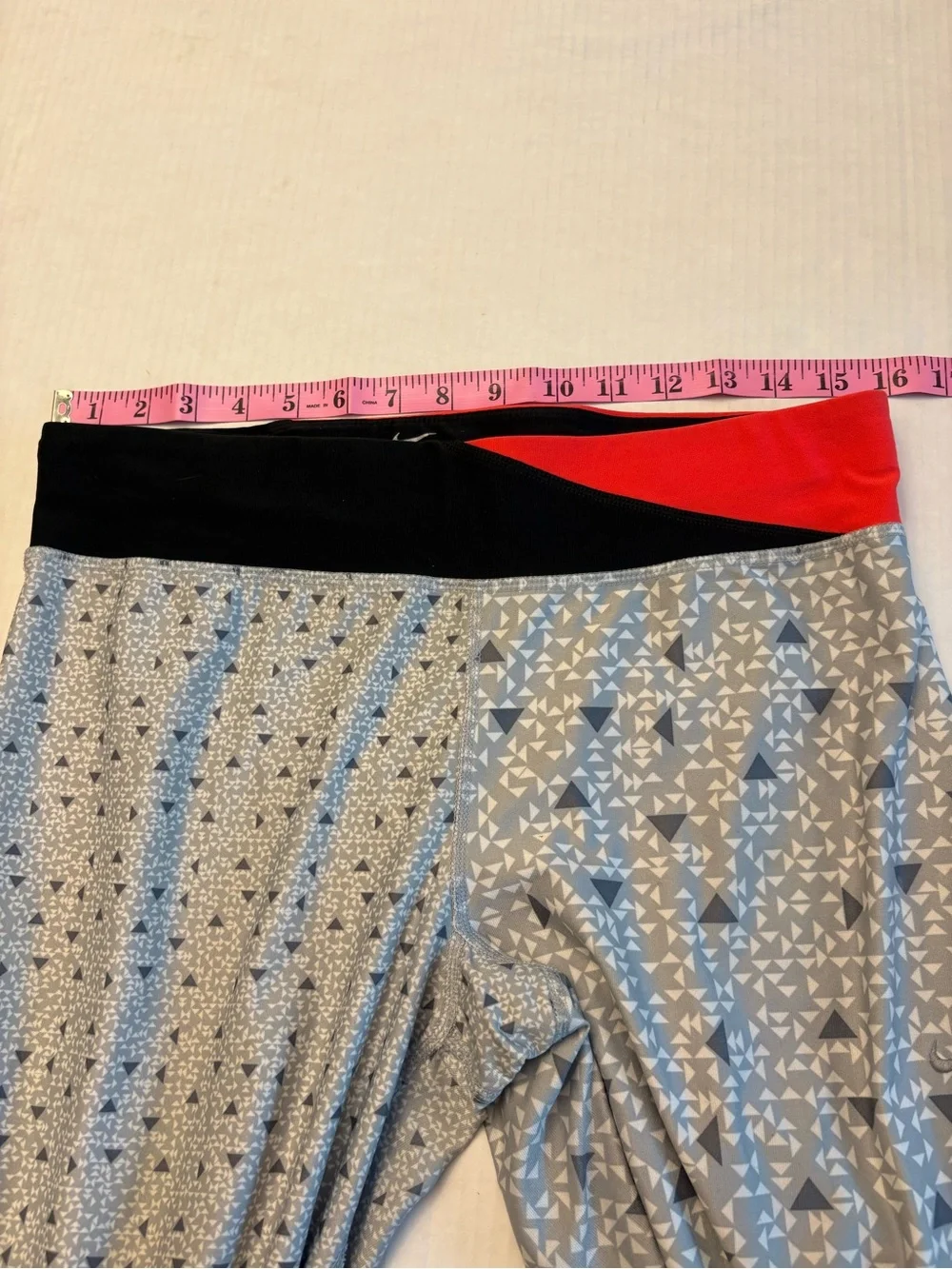 NIKE DRI FIT Capri Crop Legging Light Gray Size Large